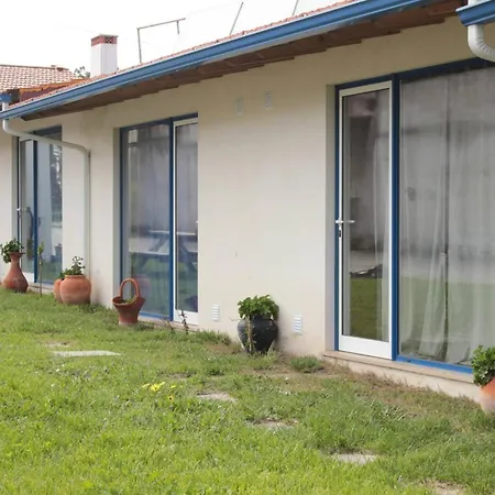 Διαμέρισμα Comfortable In With Garden And Shared Pool *